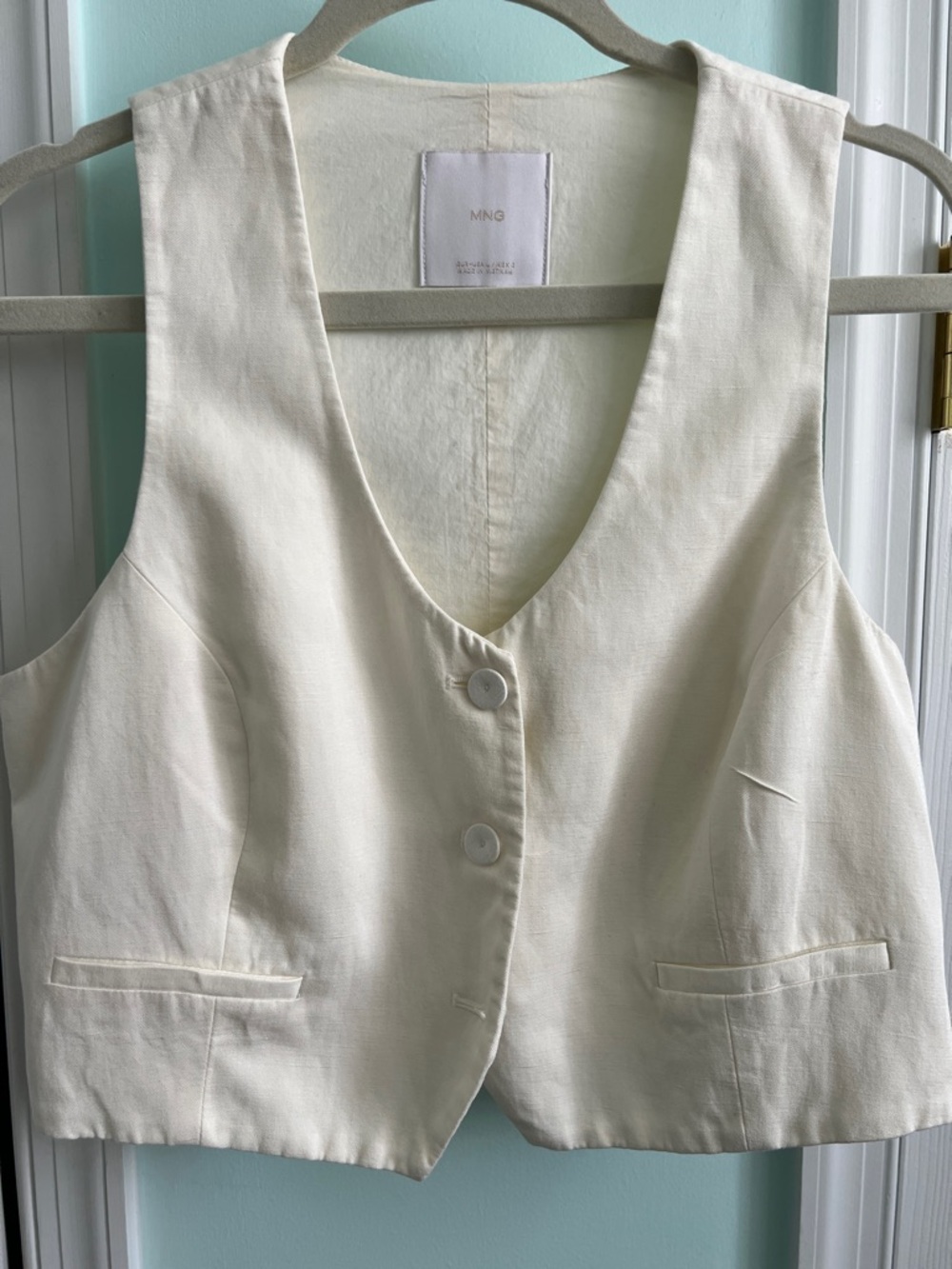 Mango Cream V-Neck Button Vest